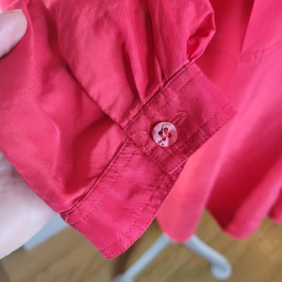 Womans James River Traders Red Silk Long sleeve Blouse size Medium - Picture 4 of 9